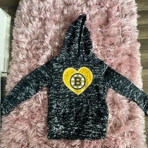 Bruins sweatshirt, lightly warn